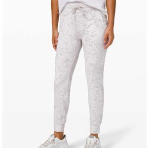 lululemon Ready to Crush Jogger Chrome Size 4 NWT